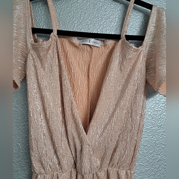 Rare London Gold Sparkly Crepe Dress With A Low V-Neck - Picture 6 of 9